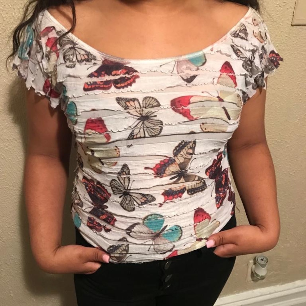 Butterfly ruffled cropped top